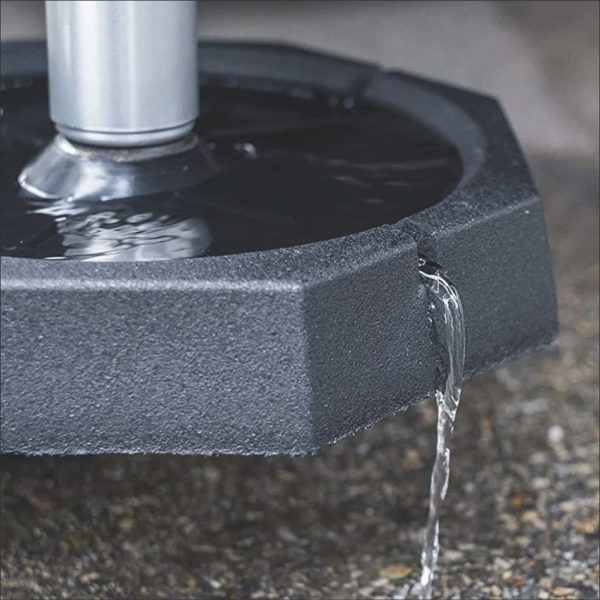 The drainage hole design can drain water in time, so there is no need to worry about water accumulation on rainy days.